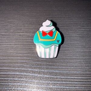 Donald Duck Cupcake WDW 2025 Wave B Hidden Mickey Pin